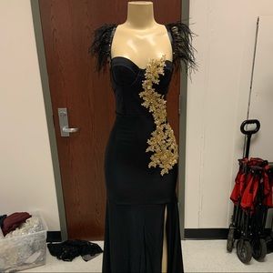 Beautiful gown for any special occasion!